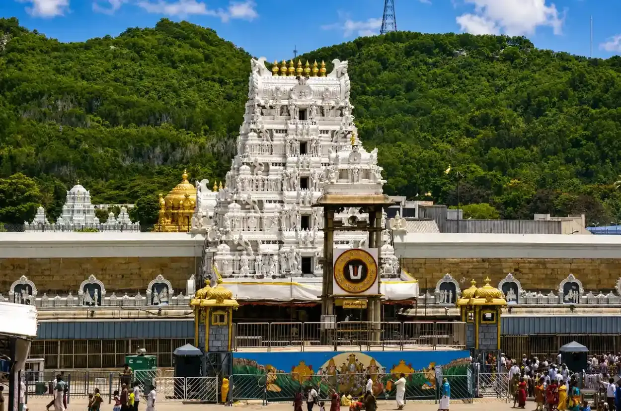 Tirumala Tirupati Balaji Temple: Complete Guide for NRIs & Devotees from the USA (2026) — Temples